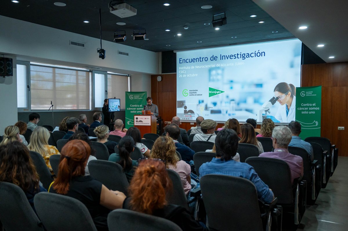 NeuroAlc's tweet photo. Ayer recibimos a representantes de @elcorteingles y la @ContraCancerEs para conocer la investigación que desarrolla el equipo de @NietoAngela , con el apoyo de una financiación de 400.000 € durante cuatro años.
Así fue la visita 👇
https://t.co/zRcdRcyQrw https://t.co/6FqemH5yBf