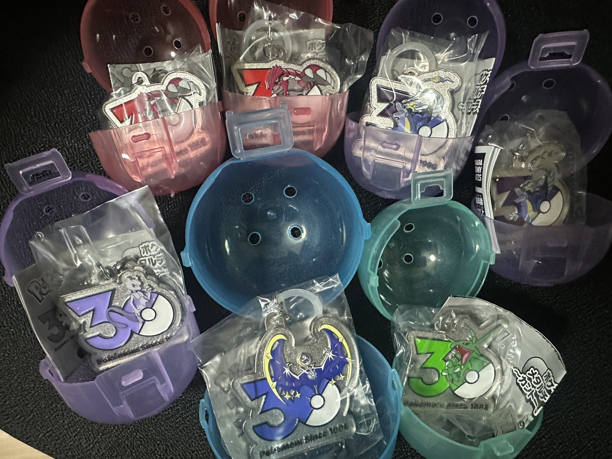 bay2wzd's tweet photo. ポケモン30周年メタルチャーム　交換譲渡

譲　　グラードン2 ミライドン2 ミュウツー　ルナアーラ　レックウザ

求　カイオーガ　もしくは定価

明日28日に町田または多摩センターあたりで手渡し交換可能な方ご連絡お待ちしております。 https://t.co/3onzawU2Pt