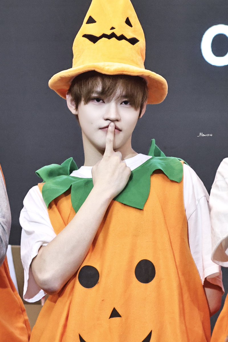 _Fleur1122's tweet photo. 261025 fansign

#천러 #辰乐 #CHENLE 
#NCT #NCTDREAM https://t.co/axm9rCnR2K
