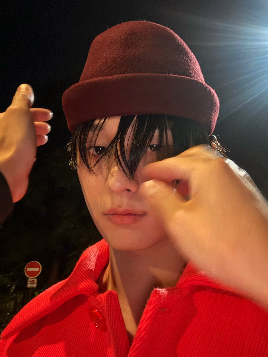 dailyljy's tweet photo. 261027 🐱💬 [9:43pm kst]

juyeon sent photos https://t.co/vqVCVLb8vK