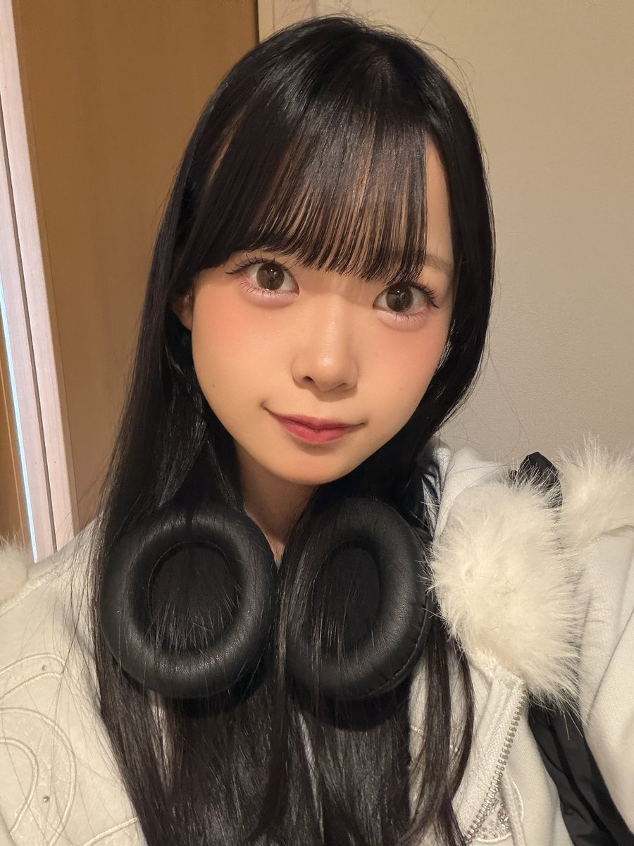 member_offical's tweet photo. おつゆり💚
外寒すぎん！！！？急に冬来た😭
冬はヘッドホン耳当てみたいにして使ってる！！音楽聴けるし一石二鳥ではo̴̶̷᷄  ̫ o̴̶̷᷄

昨日のご飯はおでんでした🍢
今日はなにかなーー
  #IQP研究 #松岡由莉 https://t.co/yMa4MAvaK4