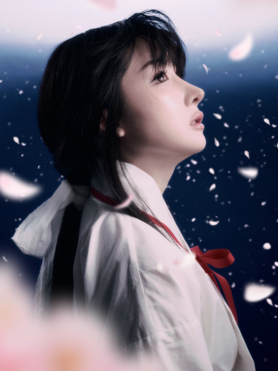 CineFocu's tweet photo. Yoko Apasra as Kikyo looks straight out of a masterpiece! https://t.co/UHjx9bwAhj