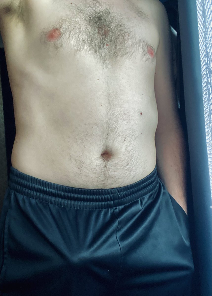 totraccoon's tweet photo. #нюдс #footfetish #boxer 
#boxers #bulg #hair #dickprint #bear  #chudai #gaysportswear #gayadidas #survêtement #survêt #kiffeur #trackies #tracksuit https://t.co/JfSaYbAYFw