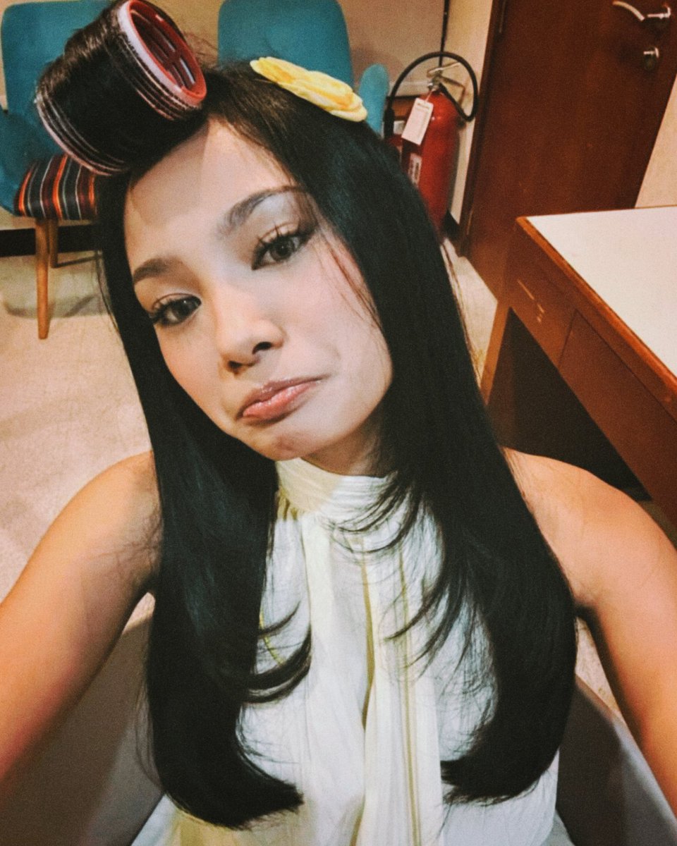 shvlrfilm's tweet photo. #shea selcas ♡ 

SHEAvenirs FROM HOME https://t.co/j2koIpTxK7