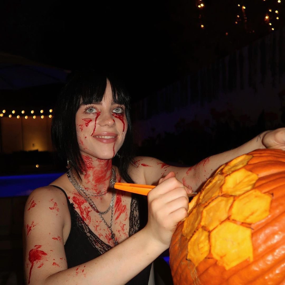 billiespowerr's tweet photo. billieween is soon 🎃🎃🎃 https://t.co/6yvjEheeIi