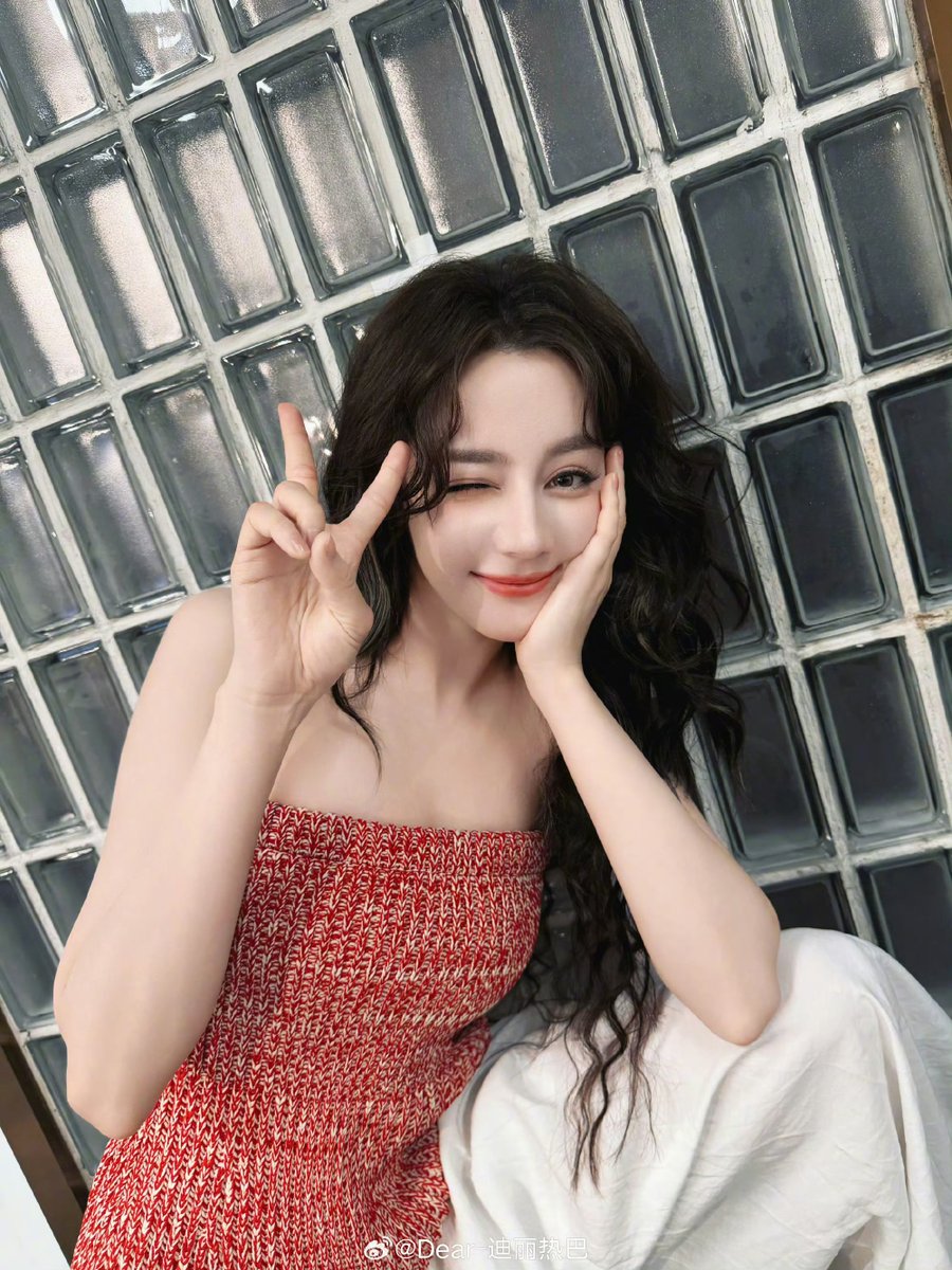 Rebaxx63's tweet photo. Couldn't decide, so I'm posting them all! 🤣
Baobei We are so greedy; no matter how many photos of you we have, it’s never enough
#Dilraba #Dilireba https://t.co/0iohVaLj4D