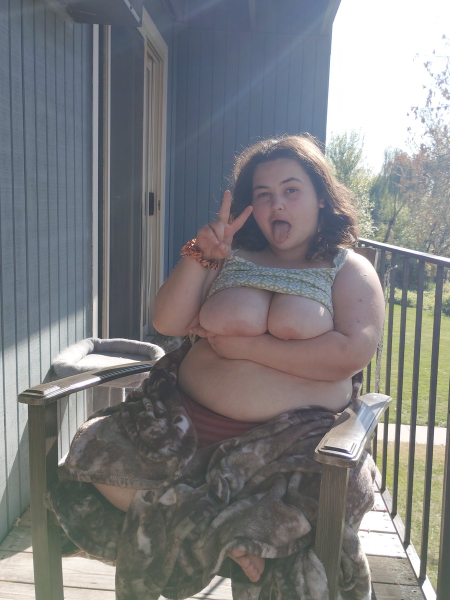 Goth_CherryXo's tweet photo. Come make me choke like the dumb bitch I am 
#bbw #porn #nsfwtwt https://t.co/xRL6TX4vPv