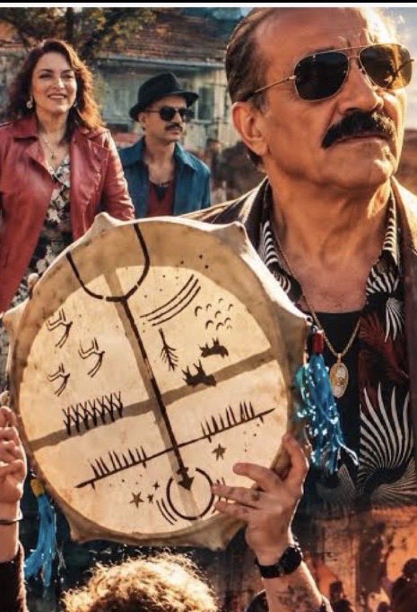 MehmetDepremMED's tweet photo. “Kam davulu Türklerin kutsalıdır, uyuşturucu ticareti sahnelerinde kullanılamaz” diye yaygara koparanlar ÇATLI için film çekti:))) https://t.co/ArvZuvXikX
