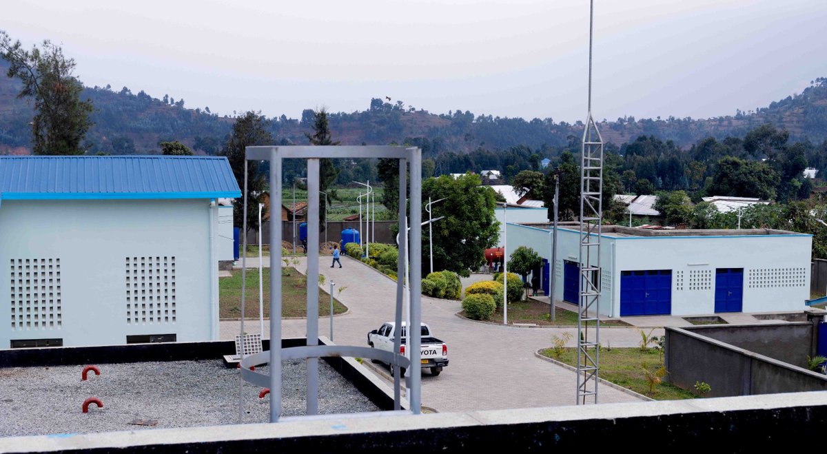 wasac_rwanda's tweet photo. 💧 Over 400,000 residents in @MusanzeDistrict ,@NyabihuDistrict and @RubavuDistrict districts are benefiting from improved access to clean and reliable water following the completion of the Volcano Belt Water Supply Project, implemented by #WASACGroup with funding from @AfDB_Group . The project features a new 43,000 m³/day Water Treatment Plant and the rehabilitation of the existing Mutobo WTP (12,500 m³/day), delivering a combined capacity of 55,500 m³/day. It also includes 180 km of pipelines and 135 public taps, bringing safe water closer to communities.
#WaterForAll 💧. Read more: https://t.co/eDvB8ArcjA