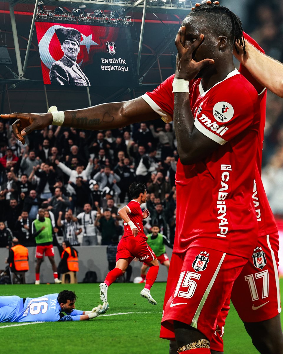 Besiktas's tweet photo. İstanbul Başakşehir FK galibiyetinden kareler. 🦅 https://t.co/0n9ucWLzK9