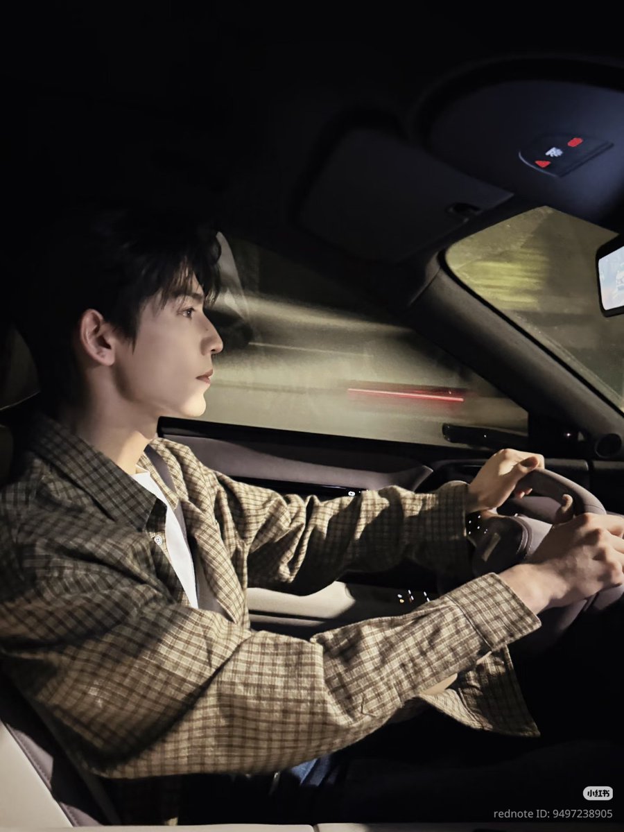 everydayzlh's tweet photo. •102726• zlh studio xhs update 🪐

studio shares new pics of #zhanglinghe 🚗📸 https://t.co/XBiS2BB56O