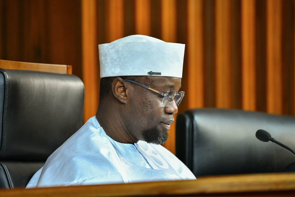 LayeSeckSeckFCB's tweet photo. ‼️ L’Assemblée nationale accède à la demande du Gouvernement : le texte est renvoyé en commission et le vote est ajourné

🇸🇳❤️🏛️ https://t.co/ZkhE1oWdrL