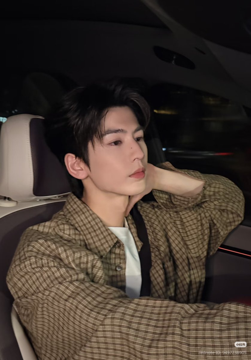 everydayzlh's tweet photo. •102726• zlh studio xhs update 🪐

studio shares new pics of #zhanglinghe 🚗📸 https://t.co/XBiS2BB56O