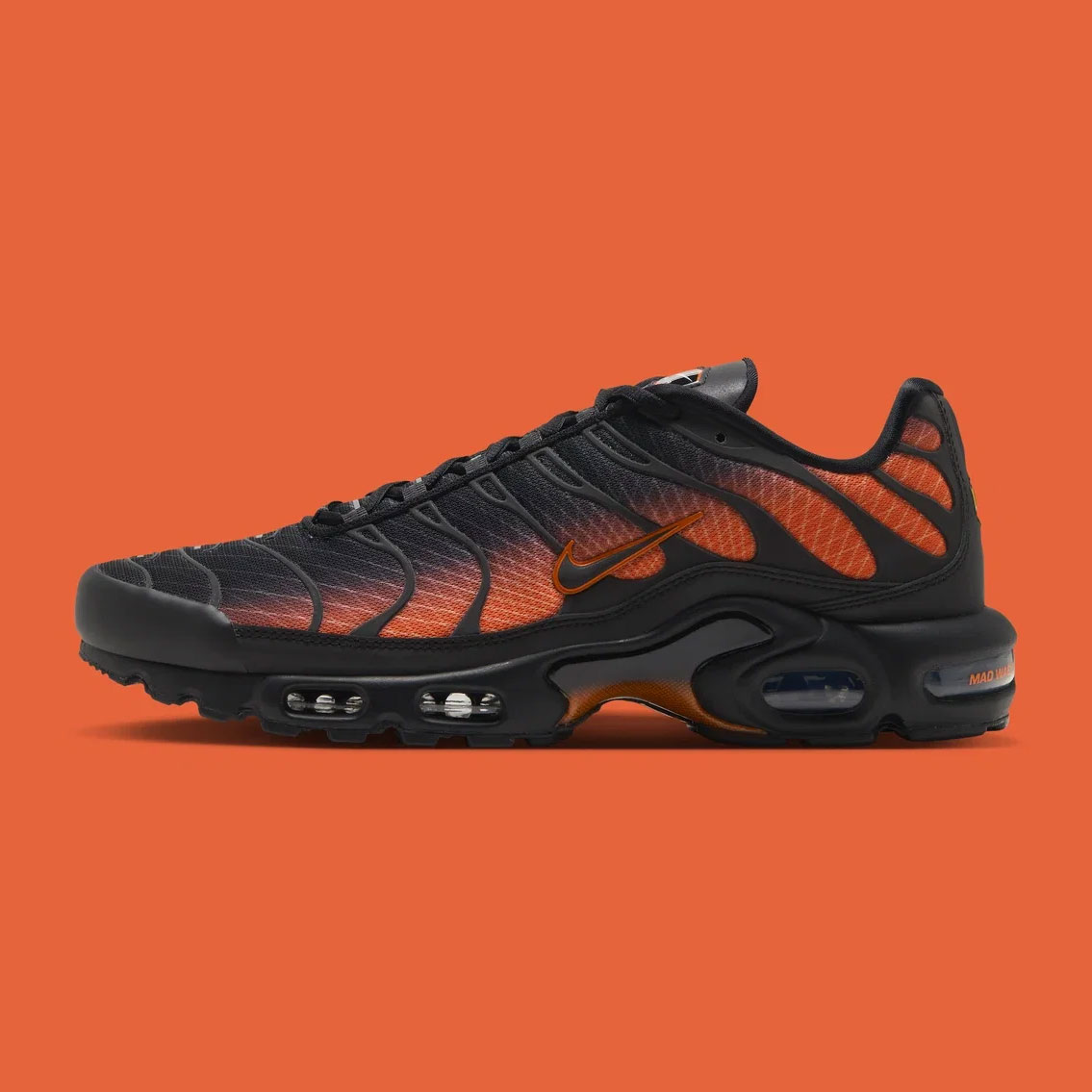 lsdls's tweet photo. 🏴󠁧󠁢󠁳󠁣󠁴󠁿 La Nike Air Max Plus "Glasgow" est inspirée de la ville écossaise ➡️ https://t.co/r3IsQx8TQ2 https://t.co/ug1J9msF7W