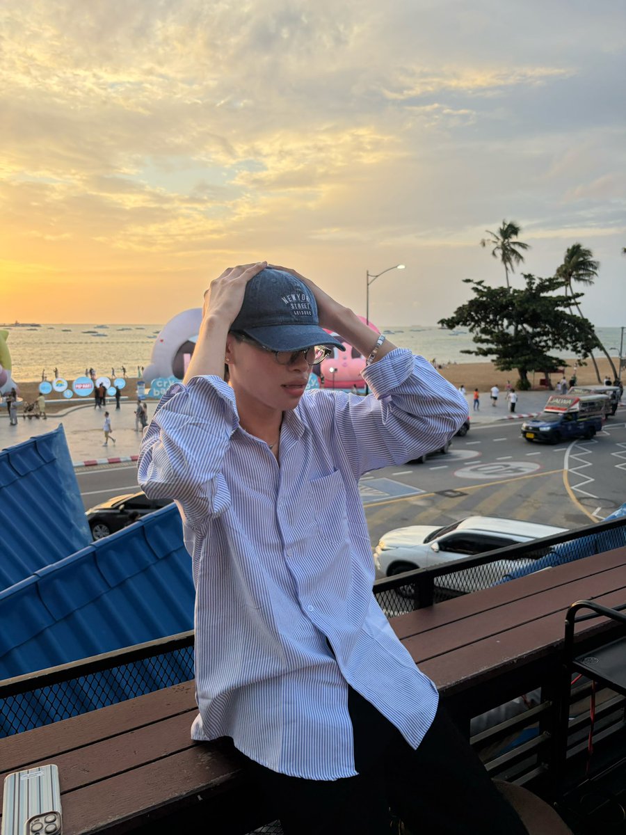 ciryulngm259802's tweet photo. 🌞 #พัทยา https://t.co/Z9ut6crwdw
