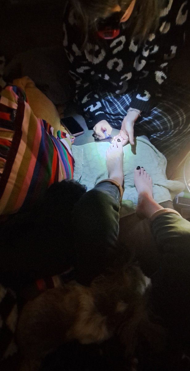 anne_denniss's tweet photo. @solessearching @essexfeetfan M's hard work 💅💪
She wore a head torch bless her 🥹
After she'd finished I got her to whip off her slippers &amp; sox &amp; do a toe 2 toe with me again 😍
First time I've seen em a week! 🙄😂 https://t.co/fB4gN4K9rg