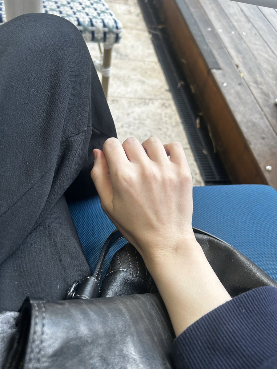 _cosmoqueen's tweet photo. it’s all fun and games until your shaking like a chihuahua freezing your ass off

#edrtwt #edrtwtt #thinspo #ricecakestwt #bodycheck https://t.co/hapq09JQjx