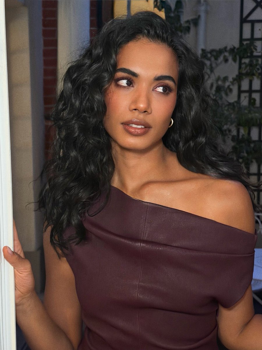 whisperedsigh's tweet photo. anyway! congrats supriya ganesh for being the sexiest and hottest person to ever live https://t.co/rhUqzC639W