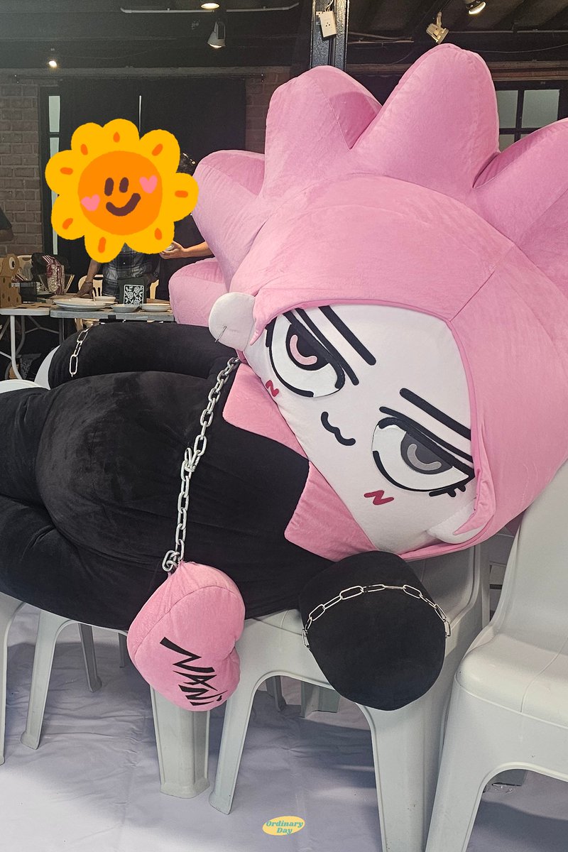 Cafe_LittleGirl's tweet photo. จะมีคนเห็นความน่ารักนี้มั้ยน้อออ พาร์ทงานส่วนนึง มีโอกาสได้ร่วมงานกับหลานๆ ของพี่ๆ หลายคน 🤗🩷 

อยากบอกว่า รักเค้ากันเยอะๆๆๆ น้าาา เด็กๆ ตั้งใจทำงานกันที่สุดดด น่ารักมากกก หน้ากล้องยังไง หลังกล้องก็เป็นเด็กดีของทีมงานแบบนั้นเลย เก่งกันมากๆๆ 🫶✨️

ไม่ใช่แค่เฉพาะเด็กๆ ในรูป มีหลานๆ อีกหลายคนบางทีเราไม่ทันได้ถ่ายไว้ แต่รักและเคารพการทุ่มเททำงานของทุกคนเลย จากใจพี่สาวเบื้องหลังคนนึงฮับ~