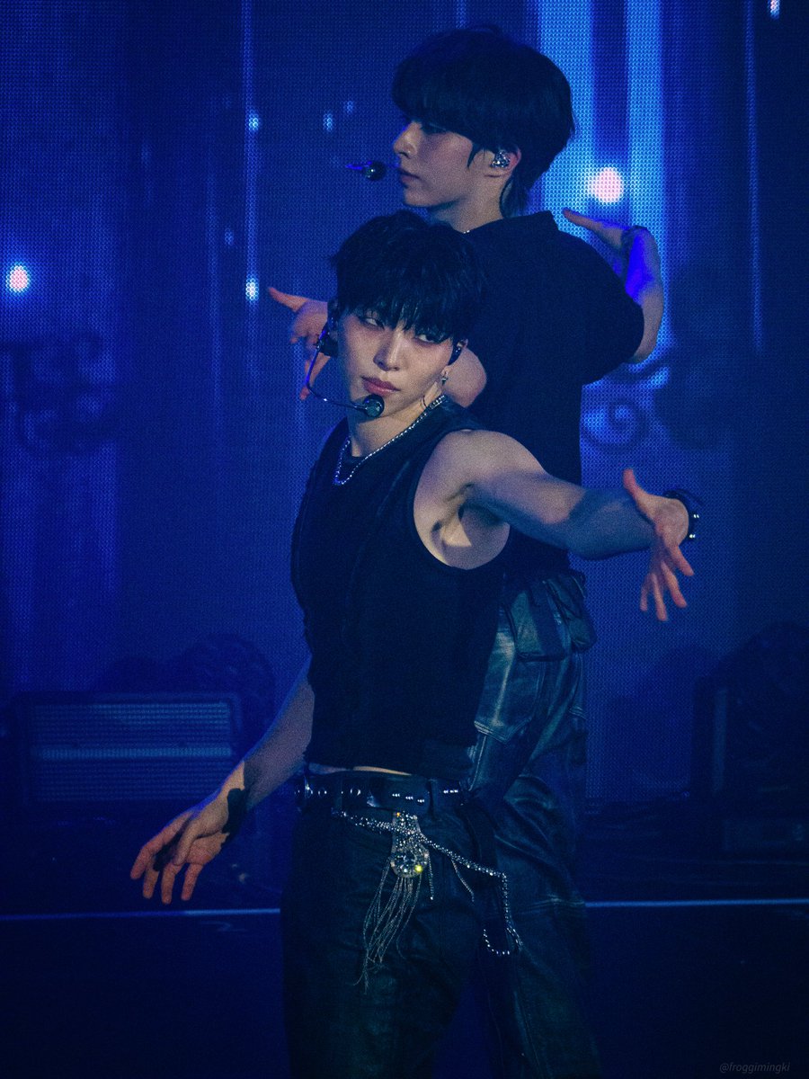 froggimingki's tweet photo. 261025 풀문 콘서트 (DAY 2)

우와 ~~~

#원어스 #ONEUS #SEOHO #서호 https://t.co/PdibvhbDpT