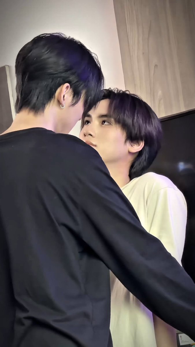 sent2kitty's tweet photo. จัดอันดับ size diff ที่โหดที่สุดในใจพ้ม
อันดับ 1 : https://t.co/aZrvLmYgph
