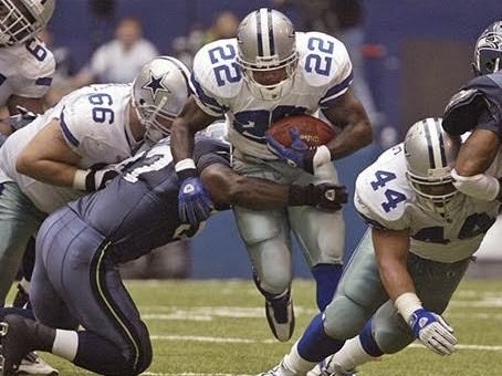 EmmittSmith22's tweet photo. On this day, God blessed me to do something that no other man on the planet has ever done. Rush for 18,355 yards. 

Thank you to the village of people who helped me get there. My family, cousins, teammates, coaches, teachers, @dallascowboys, @AZCardinals, and the fans who cheered me on.