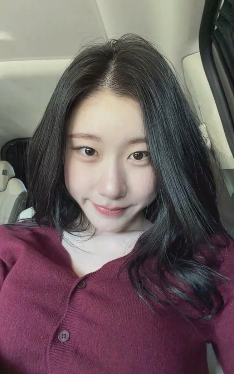 darkTohsaka's tweet photo. 261027 Chaeryeong fan/s live (5th gen only)
💟 https://t.co/0cHIgou81X