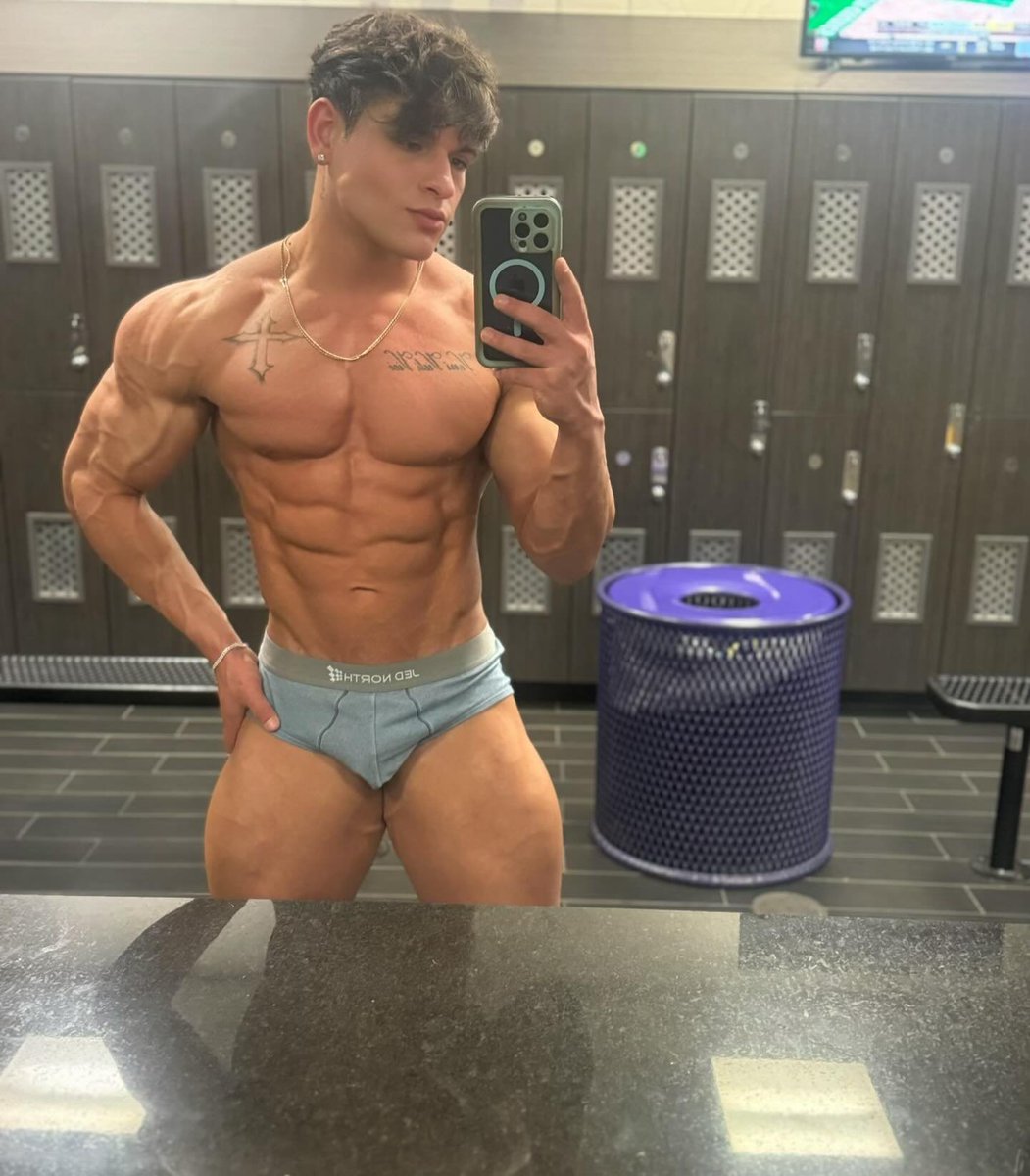 AlphaDominicc's tweet photo. Standards over desperation.

#findom #alphagod #cashmaster https://t.co/B9PqHByLGe