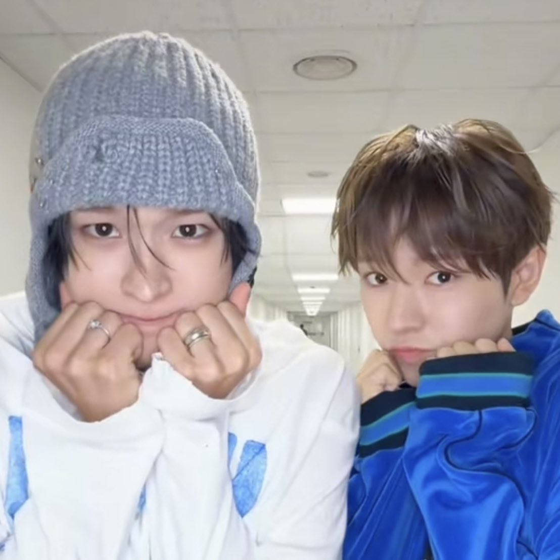 catzzip_'s tweet photo. 꿈인가? https://t.co/jCxgKhKL0h