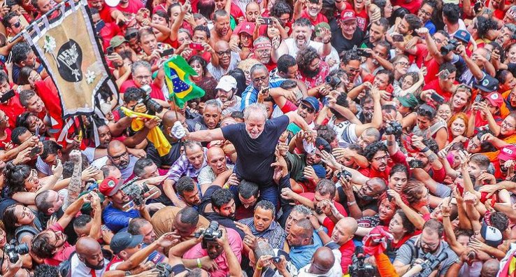 haldolpho's tweet photo. ricardo stuckert 
o homem é uma máquina! https://t.co/7QHLazez6a