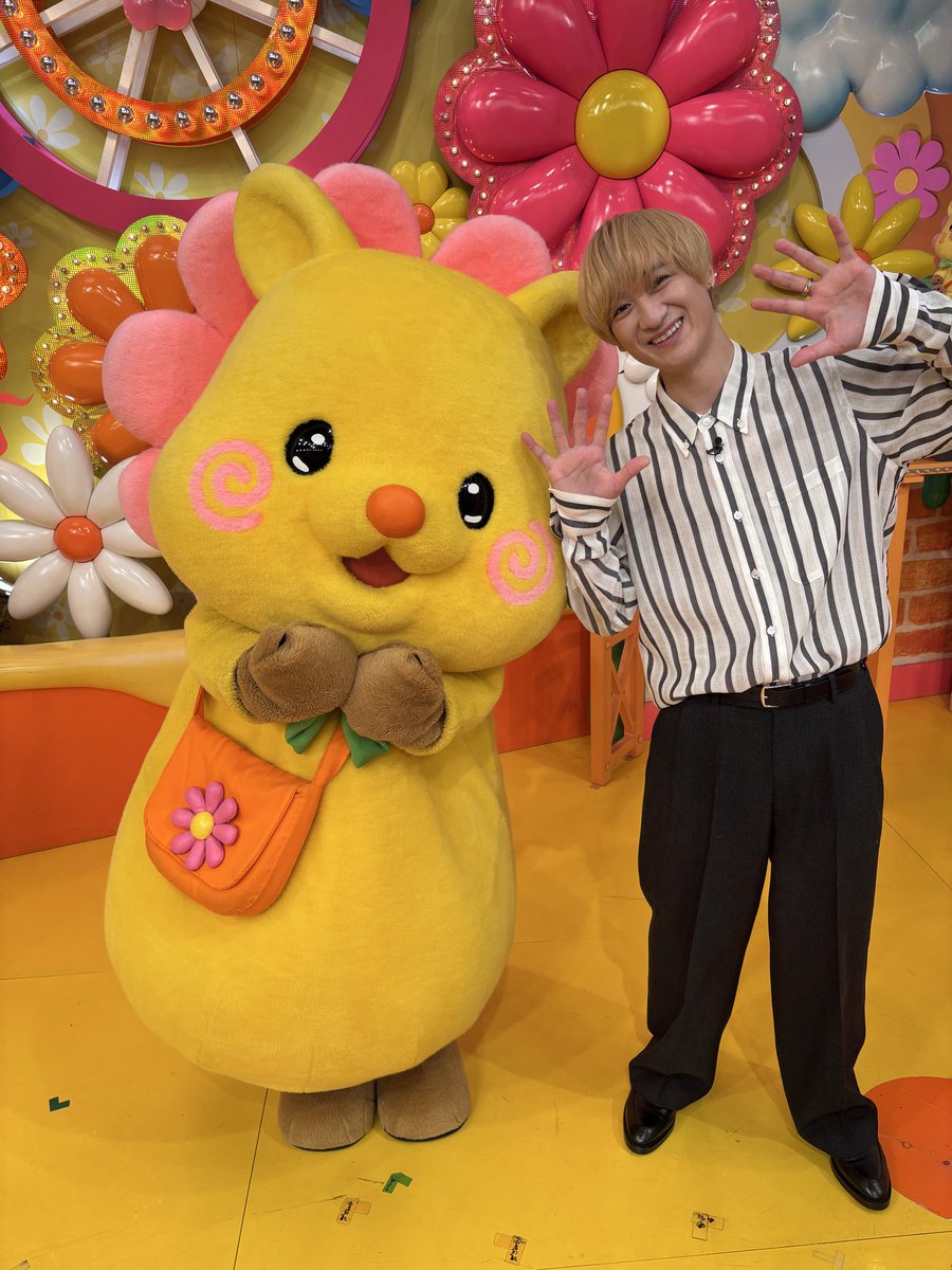 hirunandes_4ntv's tweet photo. 今日は
#宮田俊哉 ナンデスが来てくれたンデス💜

今度ゲーム対決したいンデス🎮

#ヒルナンデス
#KisMyFt2 https://t.co/pJSqbXQmBu