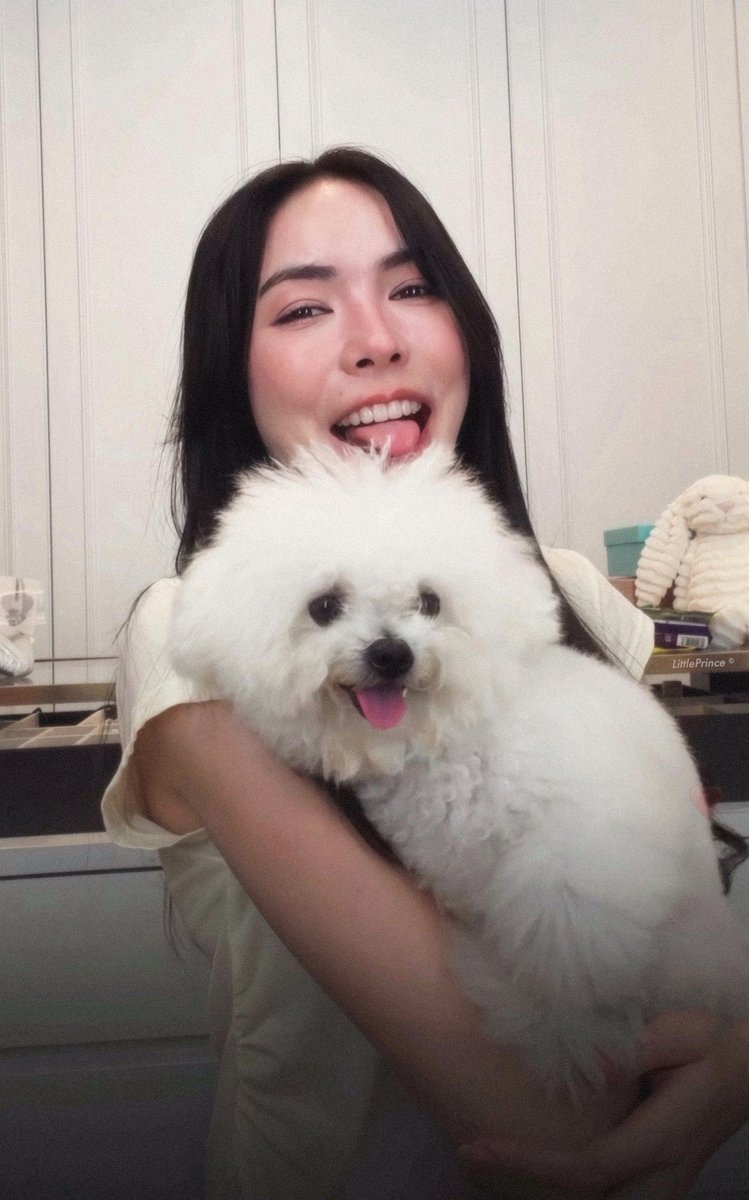 ChArisSaBoon3's tweet photo. ไม่เหมือนตรงไหนเอาปากกามาวง เพราะไม่มีสักตรงที่ไม่เหมือน 🙂‍↕️ https://t.co/1m2Zzaz3gK