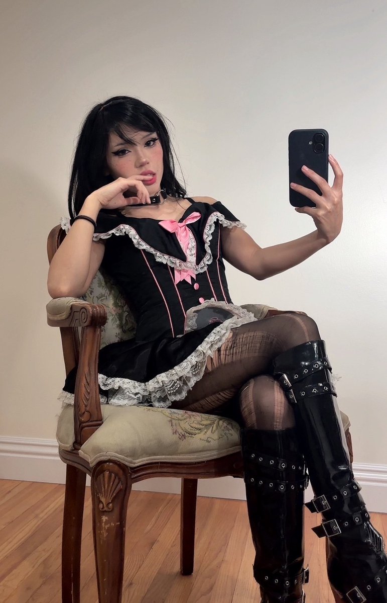 princesslini's tweet photo. i look evil bcos i am evil https://t.co/uAIZZKCajt