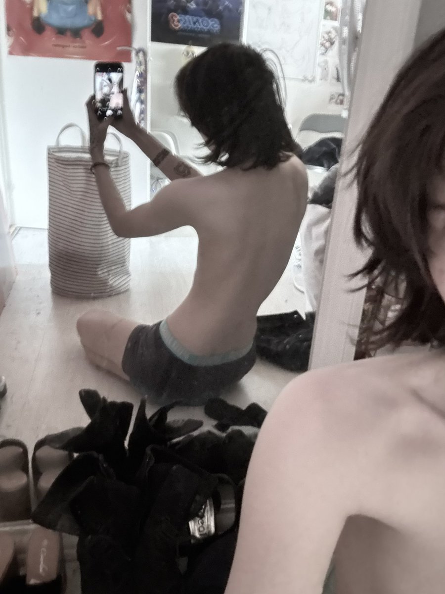 33alois403's tweet photo. #bodycheck https://t.co/3gPCV21hhQ