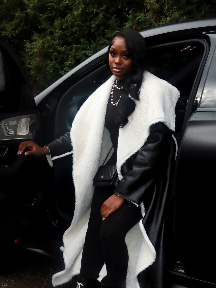 AthleteVanity's tweet photo. Raven Johnson - Put Me in Chanel https://t.co/euuFT2ppWL