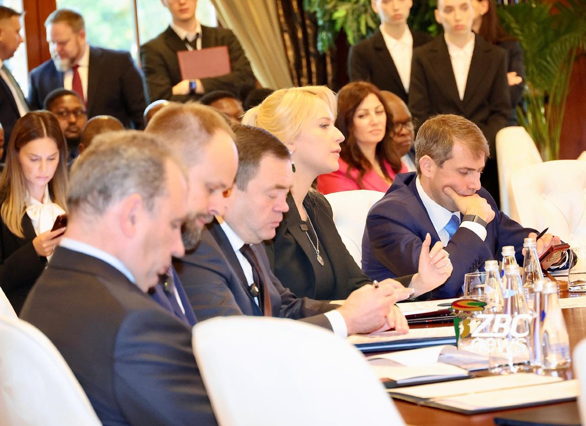 ZBCNewsonline's tweet photo. PRESIDENT MNANGAGWA ENGAGES RUSSIAN INSTITUTIONS AHEAD OF RUSSIA-AFRICA SUMMIT

President Dr Emmerson Mnangagwa has engaged representatives of four Russian Federation institutions in Skolkovo, covering the financial services, human rights and social services sectors. The engagement comes ahead of the Russia-Africa Summit, which begins tomorrow.

📷: Presidential photographer, John Manzongo

#ZBCNews #Zimbabwe #RussiaAfricaSummit #Mnangagwa #ZimbabweRussiaRelations