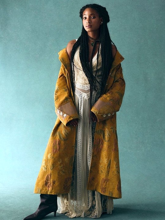 TheStarletCo's tweet photo. Willow Smith has always had her own kind of cool ~ impossible to confuse with anyone else.

#WillowSmith https://t.co/aGpjzIYlcW
