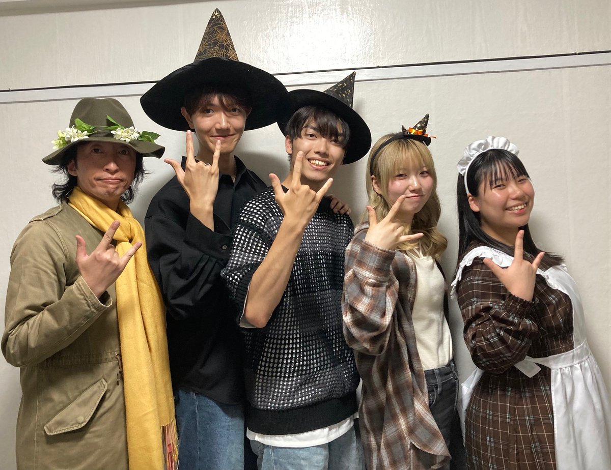 MsJunction's tweet photo. 【番組アーカイブ(249)🎶】『劇団鈍-NORO-』さんのコーナーです！
番組アシスタント、かすみんの出身(大)劇団☺
恒例、”無料(要予約)”の市大祭公演は、
今回もなんだか妙に気になるタイトル(笑)
そんな皆さん、「際限なかったら何します？」
@NCU_NORO https://t.co/Ax19CSO7IV https://t.co/u1bw7lsqjN