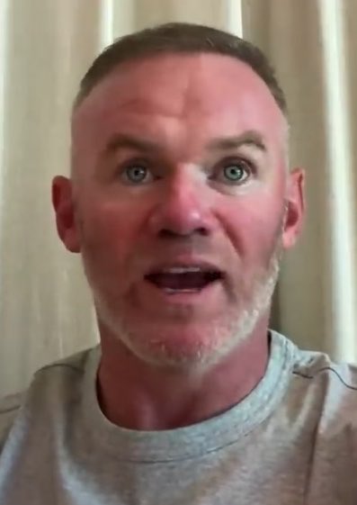 utdreport's tweet photo. Wayne Rooney:

"I'd love to walk in that [#mufc's] dressing room and f*****g sit them all down and say, what the f**k are you doing? 

What type of performance do you think this is? Do you think you deserve to wear that shirt with how you are walking around the pitch?

Put a f*****g firework up their a**e because they’re not f*****g doing anything." [@UnitedStandMUFC]