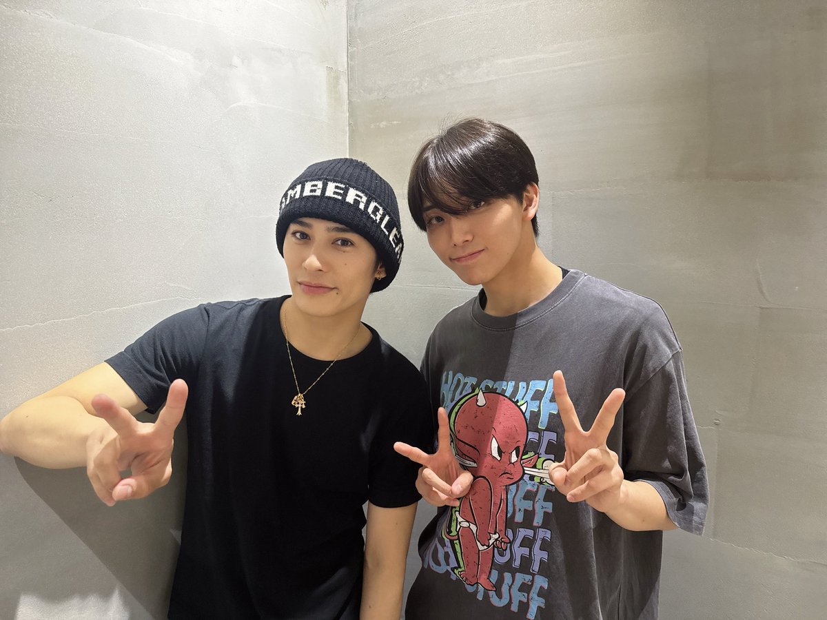 onenonly_tokyo's tweet photo. 【MEDIA INFO】

10/27(火) 25:00〜25:30
#FM大阪『ONE N' ONLYの夜ふかしナイトフィーバー！』
(https://t.co/210B8NDa0M)

第9回は #TETTA #HAYATO でお届けします👬✨

今回よりTETTAの新コーナーも🎤🎶

番組ハッシュタグは「#夜ふナイオンリー」📻

今週も #ワンエン と一緒にフィーバーしましょう🕺🪩

皆さまぜひお聴きください💫

@fmosaka851
#ONENONLY