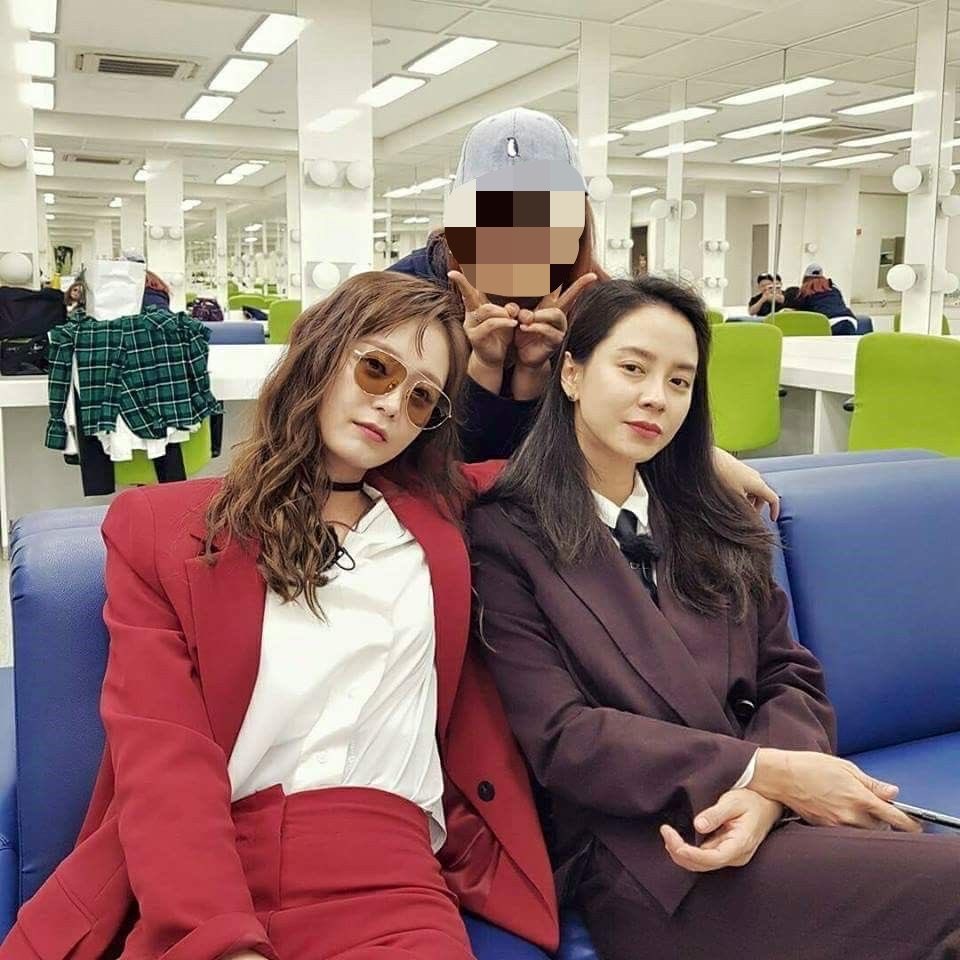sun9im's tweet photo. 저도 이 조직에 들어가고 싶습니다 언니들 https://t.co/TCKzBPsYPu