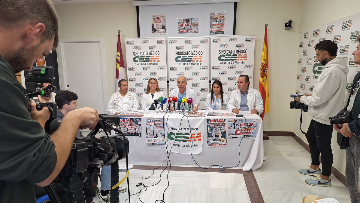 cesmclmalbacete's tweet photo. 🚨🩺 ¡HUELGA MÉDICA EN CASTILLA-LA MANCHA!
📅 Desde el 16 de noviembre, lunes, miércoles y viernes
Exigimos más médicos y facultativos, menos sobrecarga y condiciones laborales dignas
💚 ¡Nuestra lucha también es por nuestros pacientes!
#CLM #ALBACETE #SESCAM #SALUDPÚBLICA https://t.co/jA13k4Xbh1
