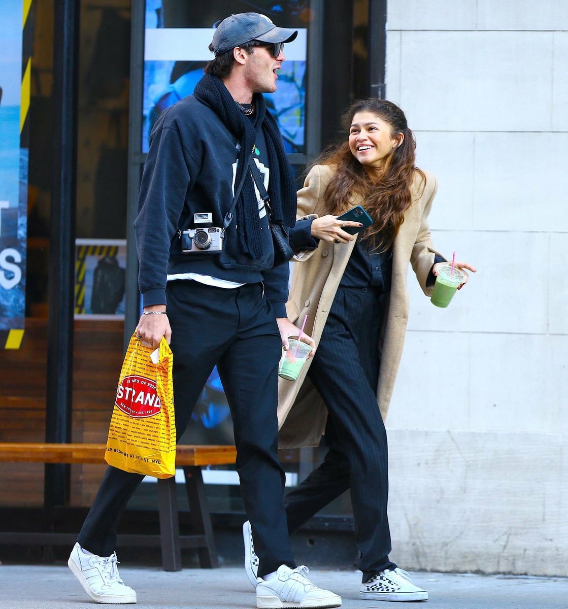 stroms_ii's tweet photo. Zendaya with                               Zendaya with
Jacob Elordi                                   Tom Holland https://t.co/dGREMlEZBS