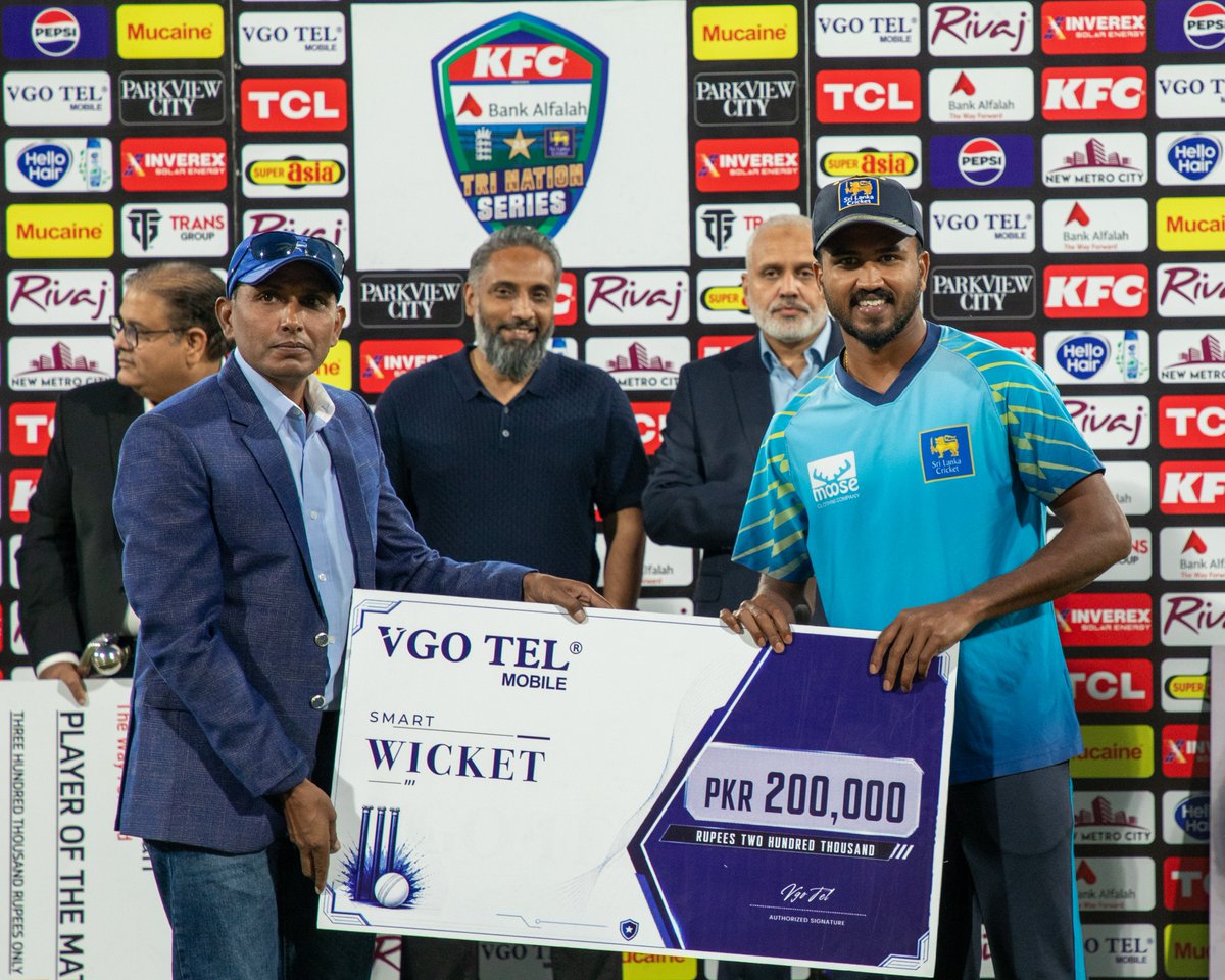 TheRealPCB's tweet photo. 📸 Clicks from the post-match presentation ceremony

#PAKvSL | #CricketKaJashan https://t.co/XvFNdm8DMm