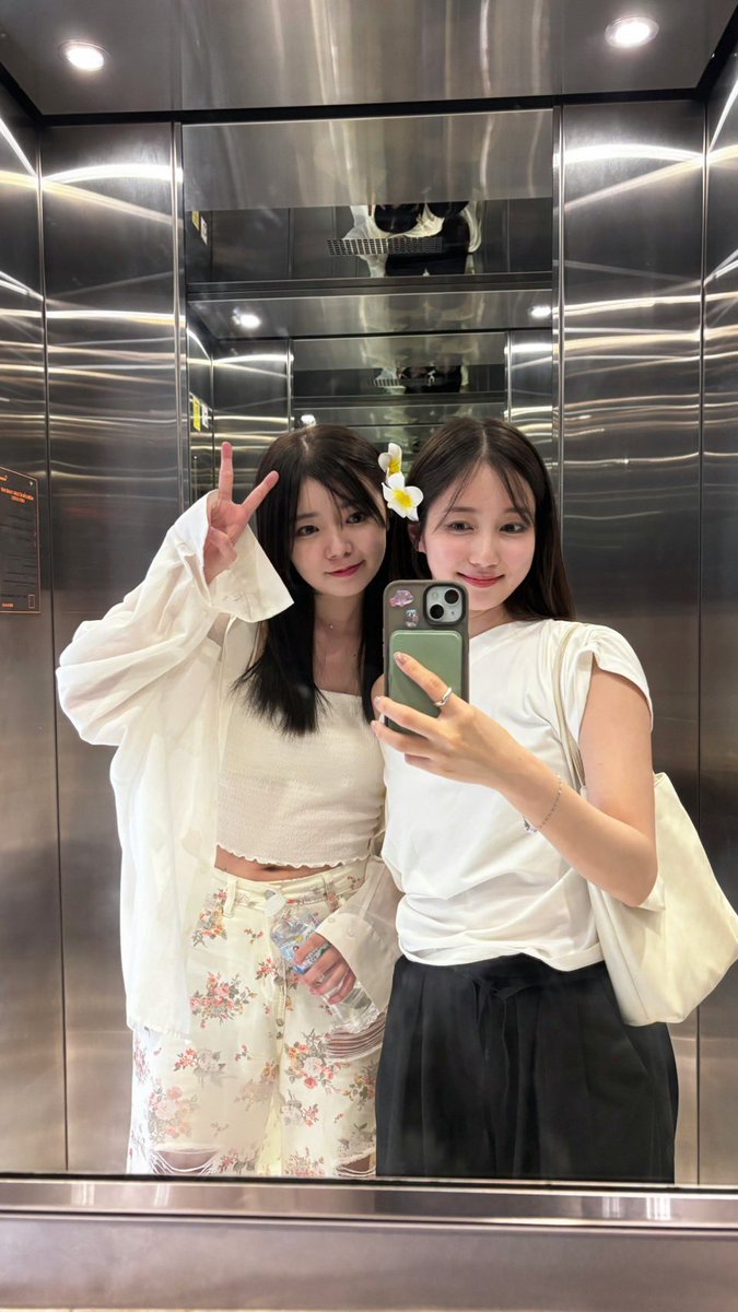 hamaura_0426's tweet photo. 先日、木下綾菜ちゃんとベトナムのフーコック島に行ってきました🇻🇳

にゃんにゃ にゃんにゃん にゃーん！

テンション高くて許してにゃん🫶
↑最近この曲が頭から離れない。 https://t.co/ES7yj1Y1az