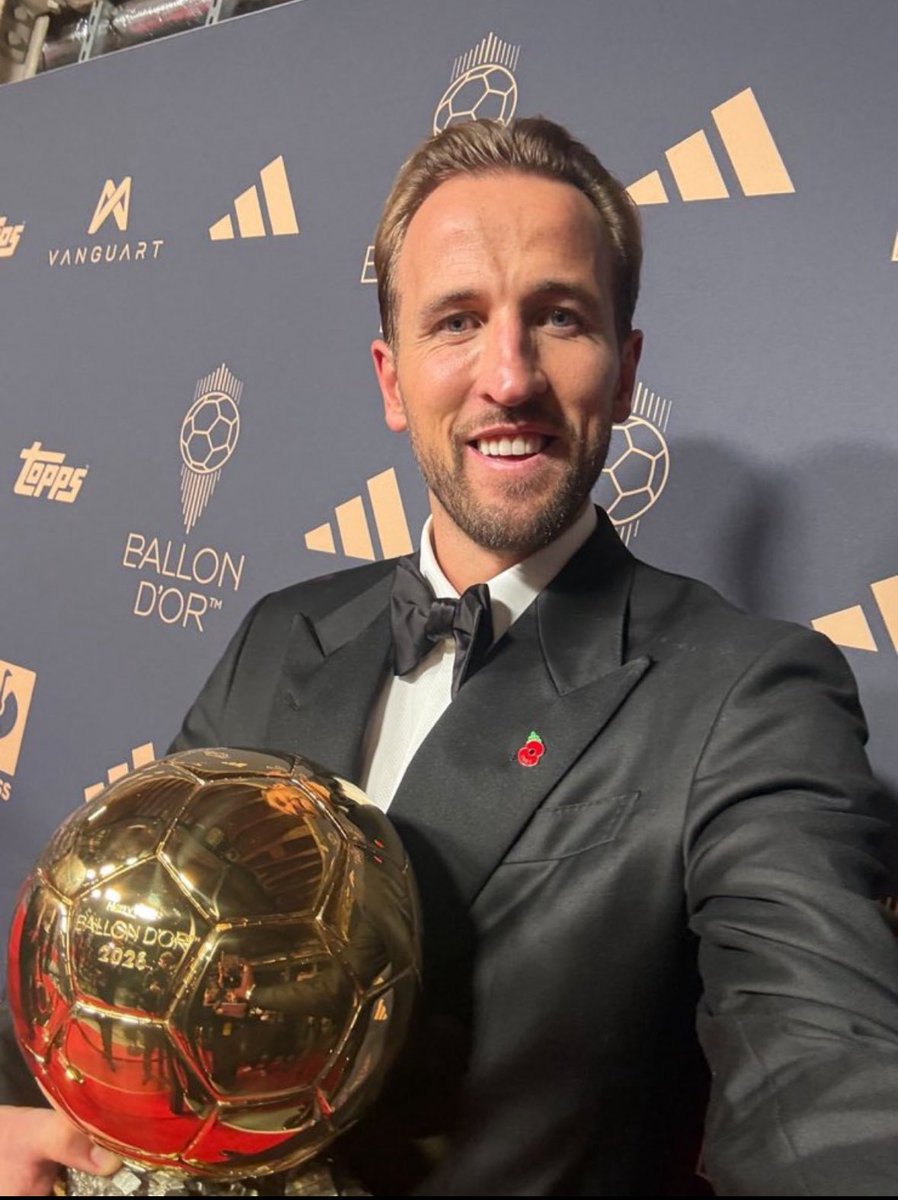 Clintonn_4's tweet photo. Who said goal keeper can’t win ballon d or https://t.co/mCc0gEbVBP
