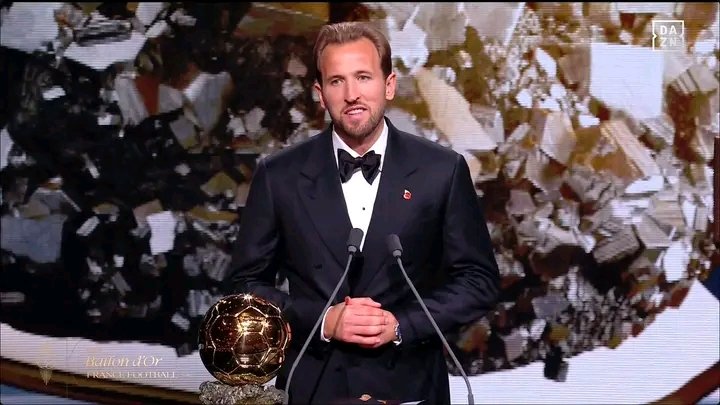 BlancoTerrace's tweet photo. 🏆 HISTORY MADE! 🏴󠁧󠁢󠁥󠁮󠁧󠁿

Harry Kane becomes the first English player to win the Men’s Ballon d’Or since Michael Owen in 2001. 👏

25 years later, the award is back in English hands. What a moment for Kane! ✨

#BallonDor2026 #HarryKane #England #Football https://t.co/HueHY1IF6i