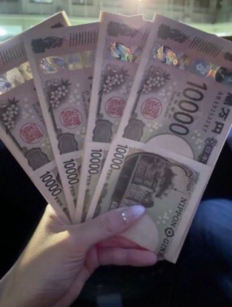Hmkklolvlgl's tweet photo. 教えて…！
1ヶ月の生活費、いくらあれば足りる？😭
①10万円
②20万円
③30万円
④100万円 https://t.co/iTh0aFfFzz