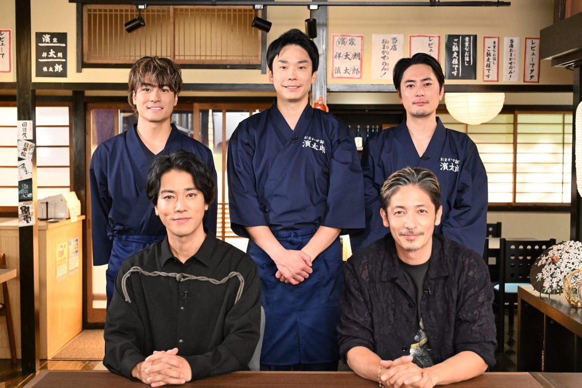 7I5wan's tweet photo. 最近のあるある : でかわんこ慎太郎が更にでっかい人に囲まれてちいこく見える現象⬅️大好き https://t.co/s9ihBTOfeM