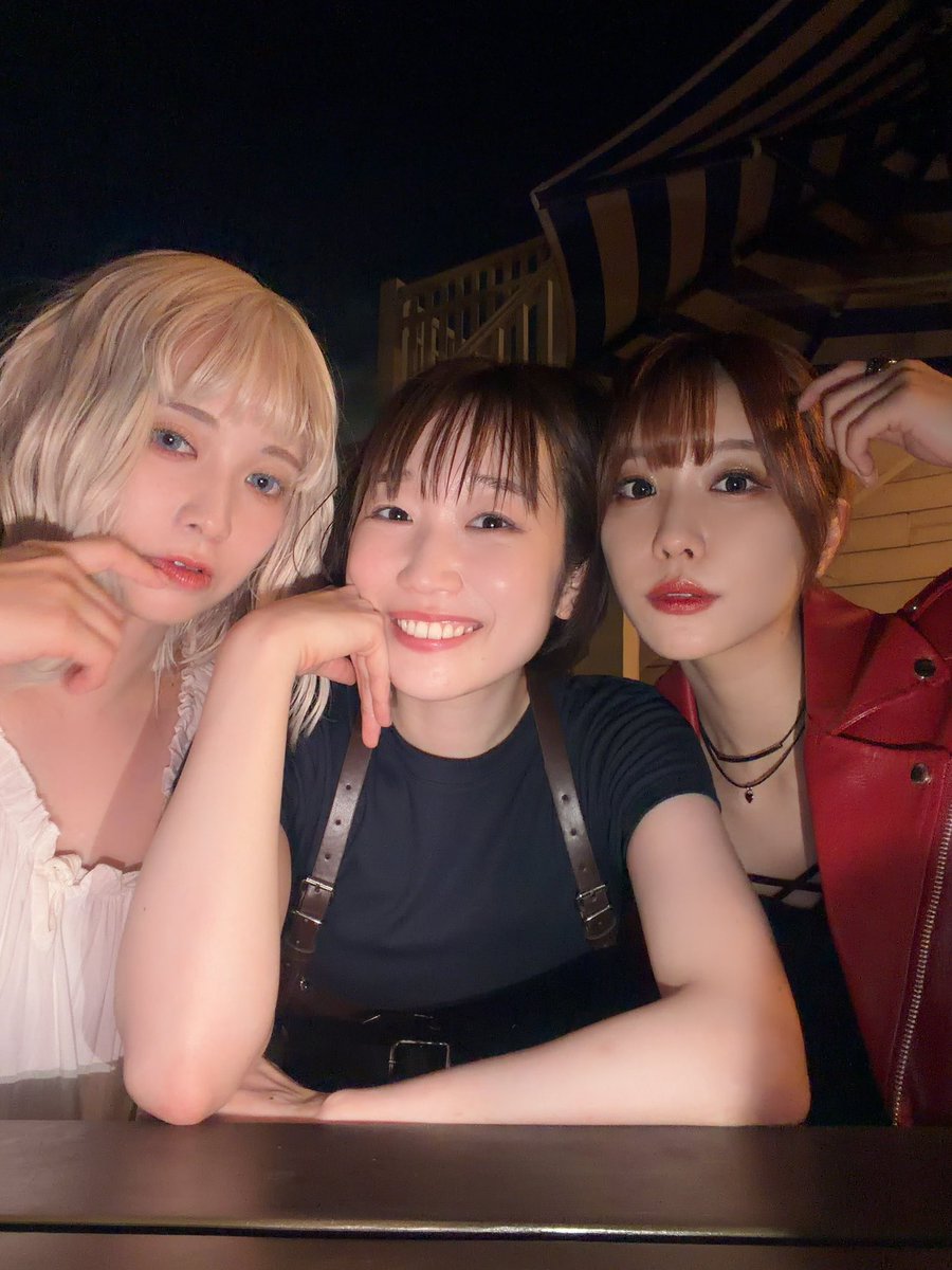 aimi_sound's tweet photo. 本日は #アクティ部✨
ころあずがゲストに来ます❣️
実は先日3人でバイオコーデでUSJ行ってきたよ〜❣️ということで今夜はハロウィン回です👻🎃 https://t.co/5lEvwEAYr2